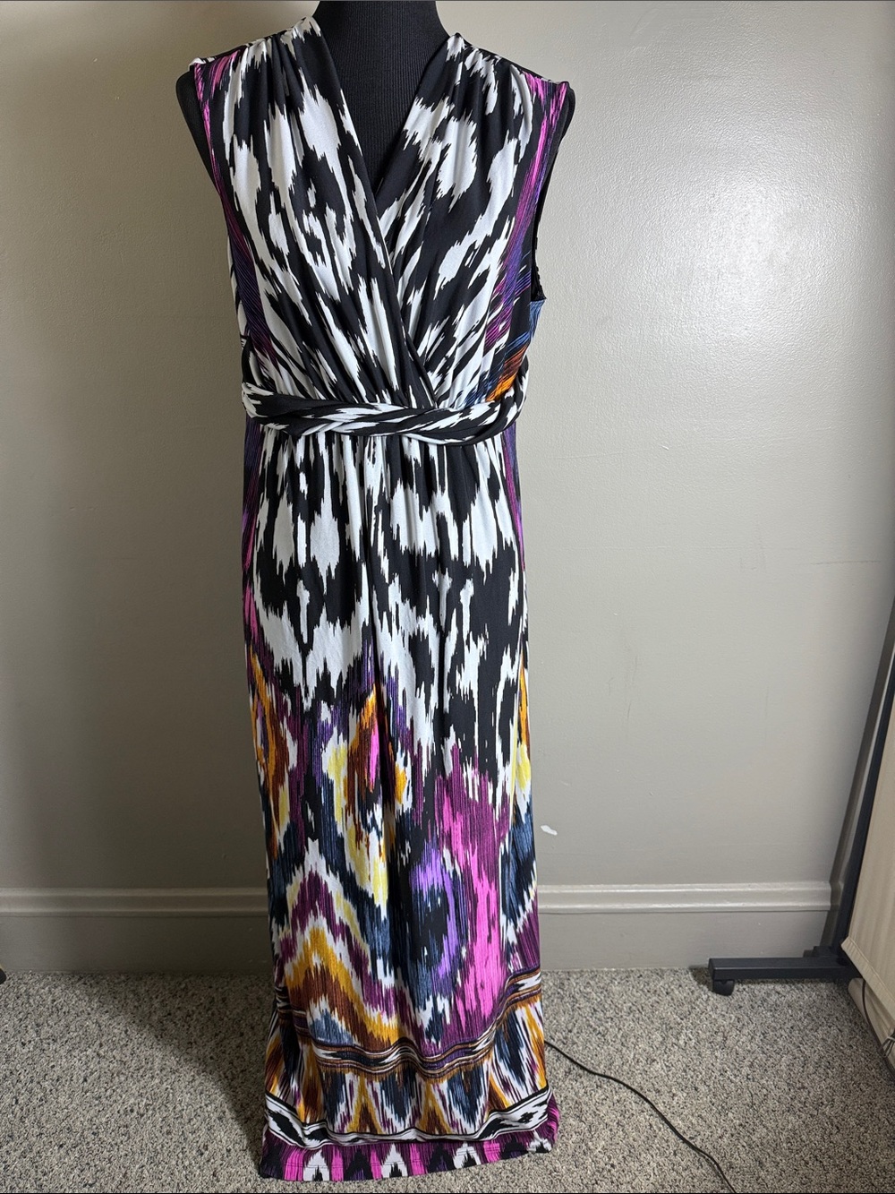 Chico’s Sleeveless V-Neck Maxi Dress in Black & Purple Ikat Print Sz XL